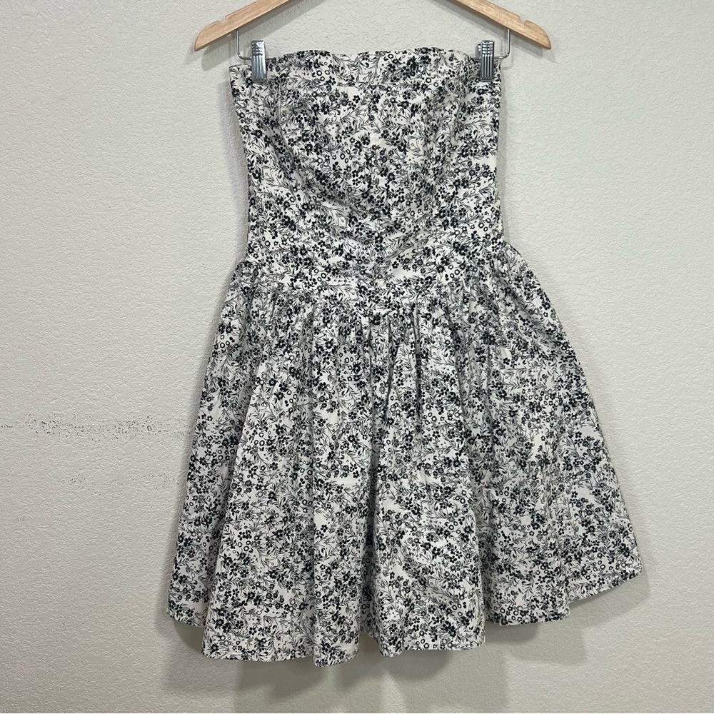 Wayf Fit and flare dress floral pattern